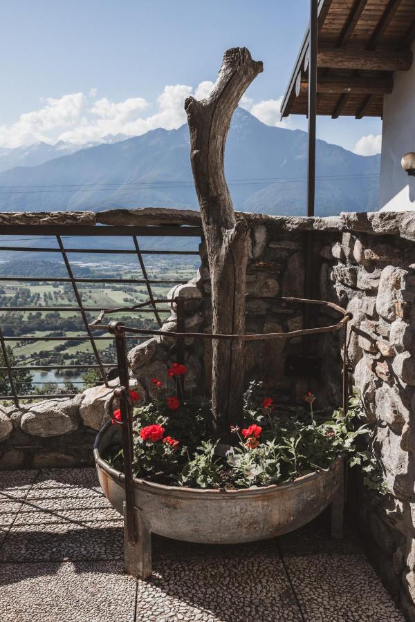 Appartamenti Montemezzo Le Case In Pietra Vista Lago เจราลาริโอ ภายนอก รูปภาพ